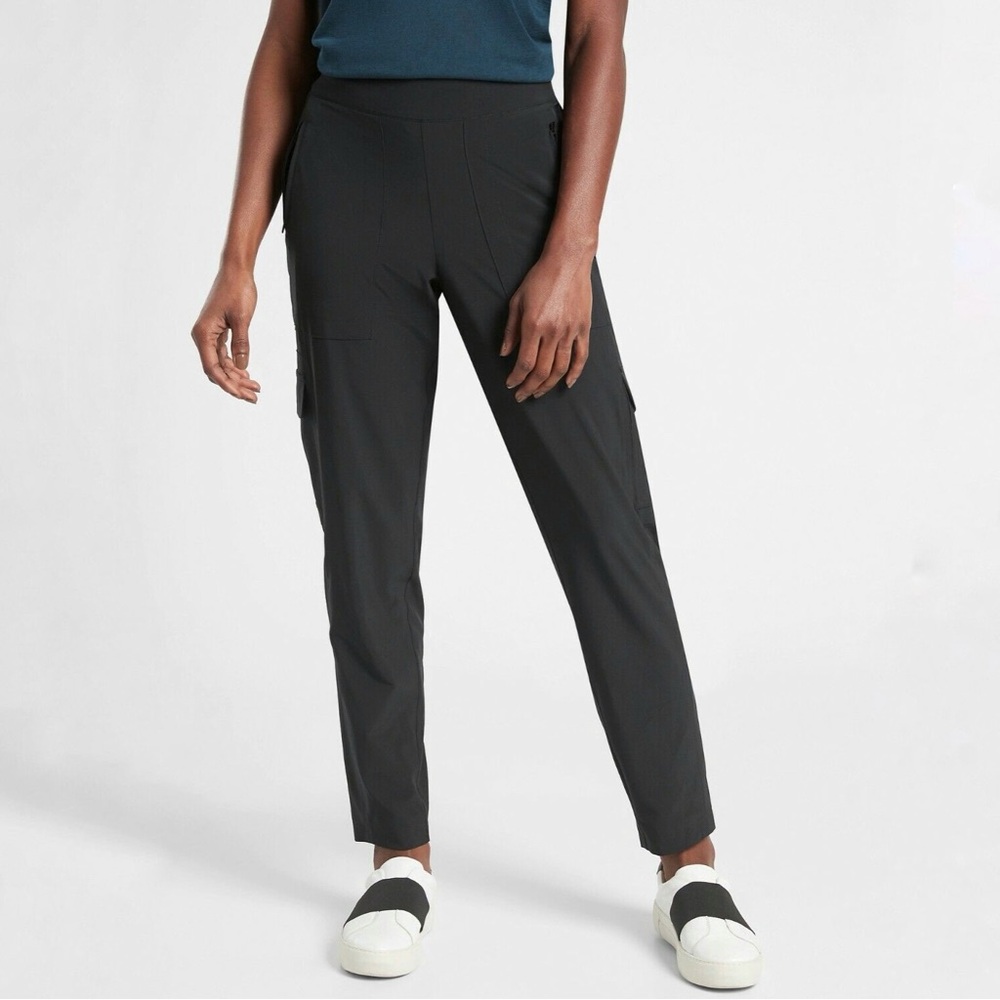 ATHLETA Chelsea Cargo Lined Pant Black 6 Comfy Hiking Active Athleisure Travel